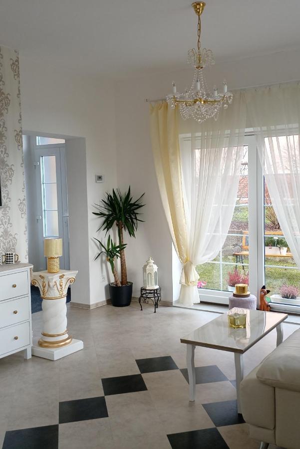 Pod Skalou, Manesova 646 Villa Upice